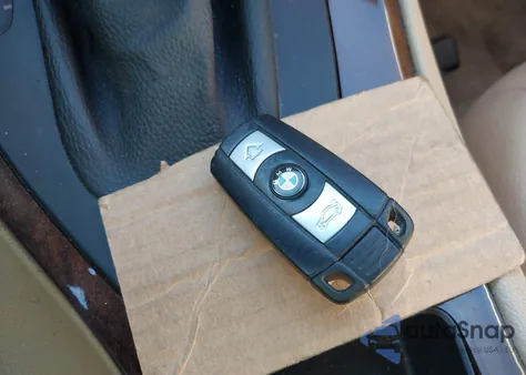 2011 BMW 328I z USA, uszkodzony, nr VIN WBAPH5C5XBA443102